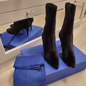 🦋NWT🦋 Stuart Weitzman Nero Stretch Velvet Booties